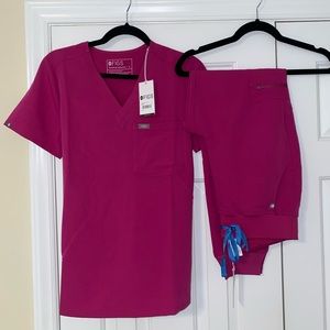 NWT Figs Scrubs Raspberry Sorbet Set Size SMALL.